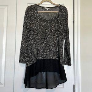 Heather black long sleeve thin sweater, size medium, GUC